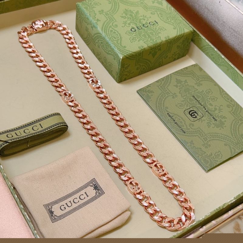 G*u*i necklaces